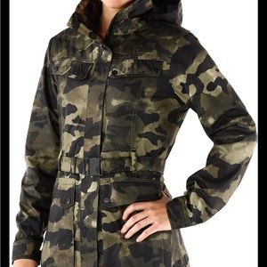 North Face shell w/ belt and button snaps